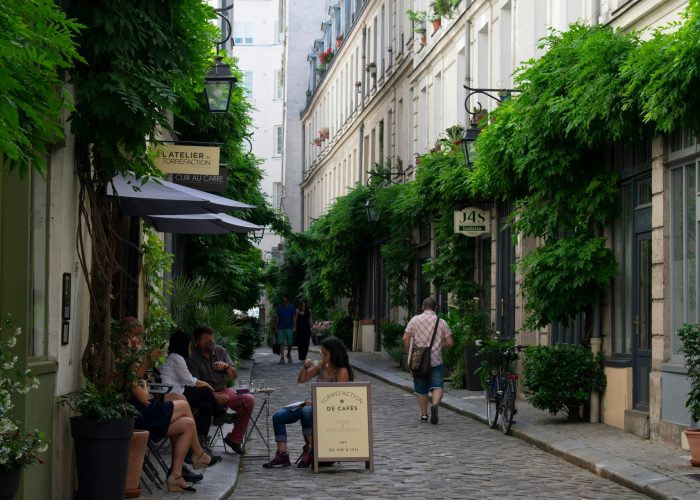 hidden paris courtyard