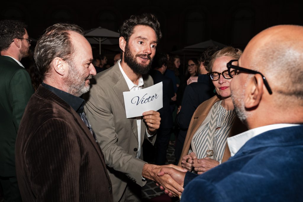 MPP Guide, Victor Branthome with guests.
