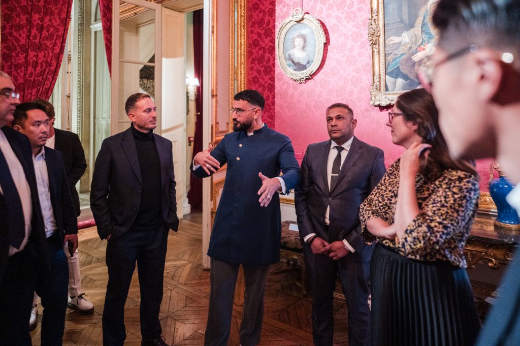 MPP Guide, Romain Leduc giving a tour of the Musée Jacquemart- André.