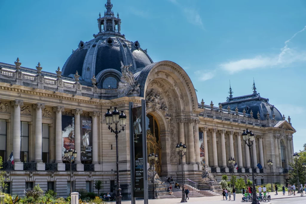 Outside of the Grand Palais Museum in Paris Shocased in the My Privatye Paris Blog about Henri Matisse, famous french Painter