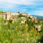 overview-of-provence-france The village of Gordes,perched on a mountainside in the Provence region.
